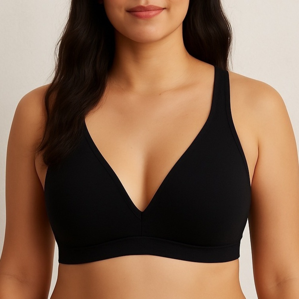 Lively Wireless Bra Black Plunge Lightly Lined‎ Everyday Comfort Size Medium